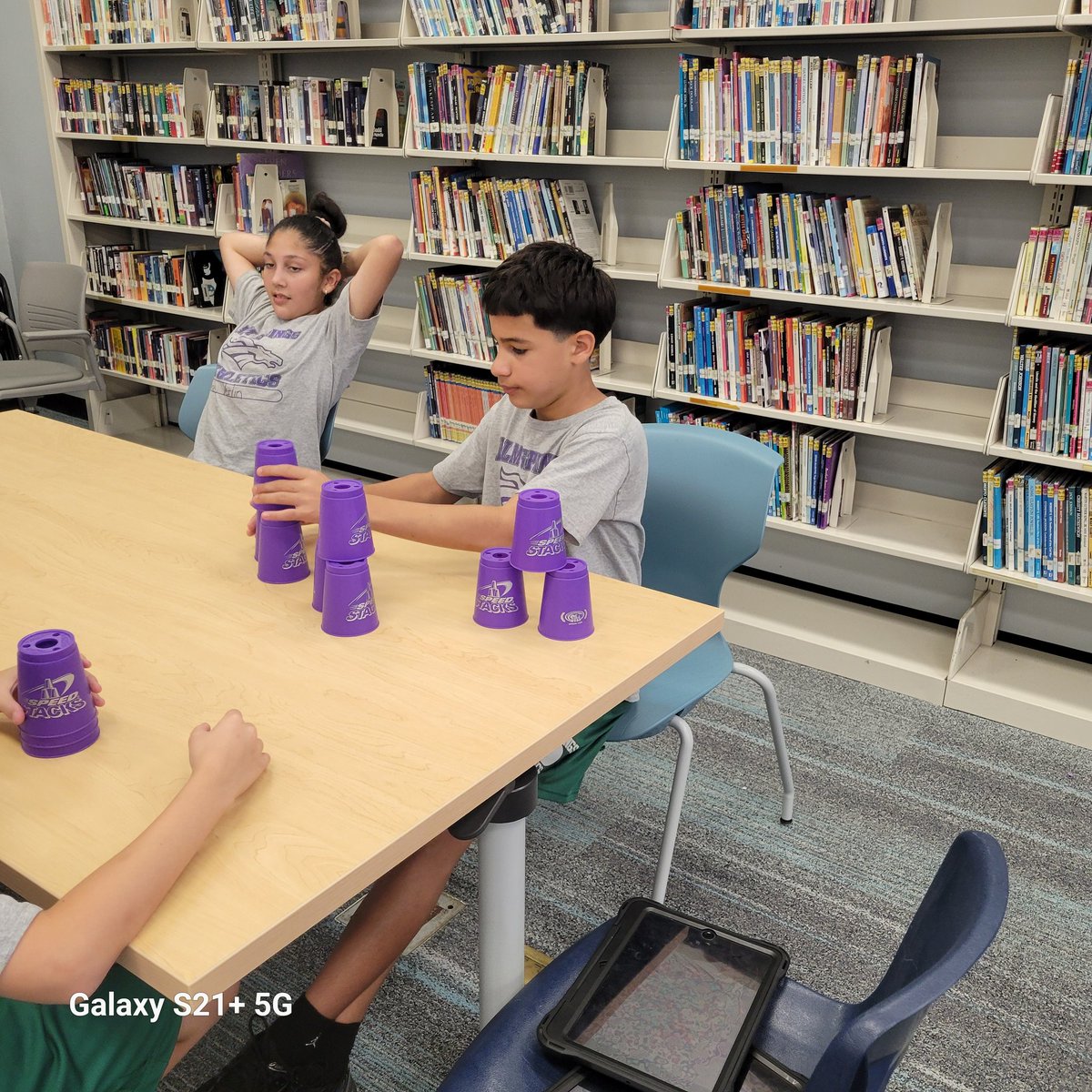 Run4fitSh's tweet image. At Palm Springs Middle students are learning to speed stack. #stackup2025 #speedstacks