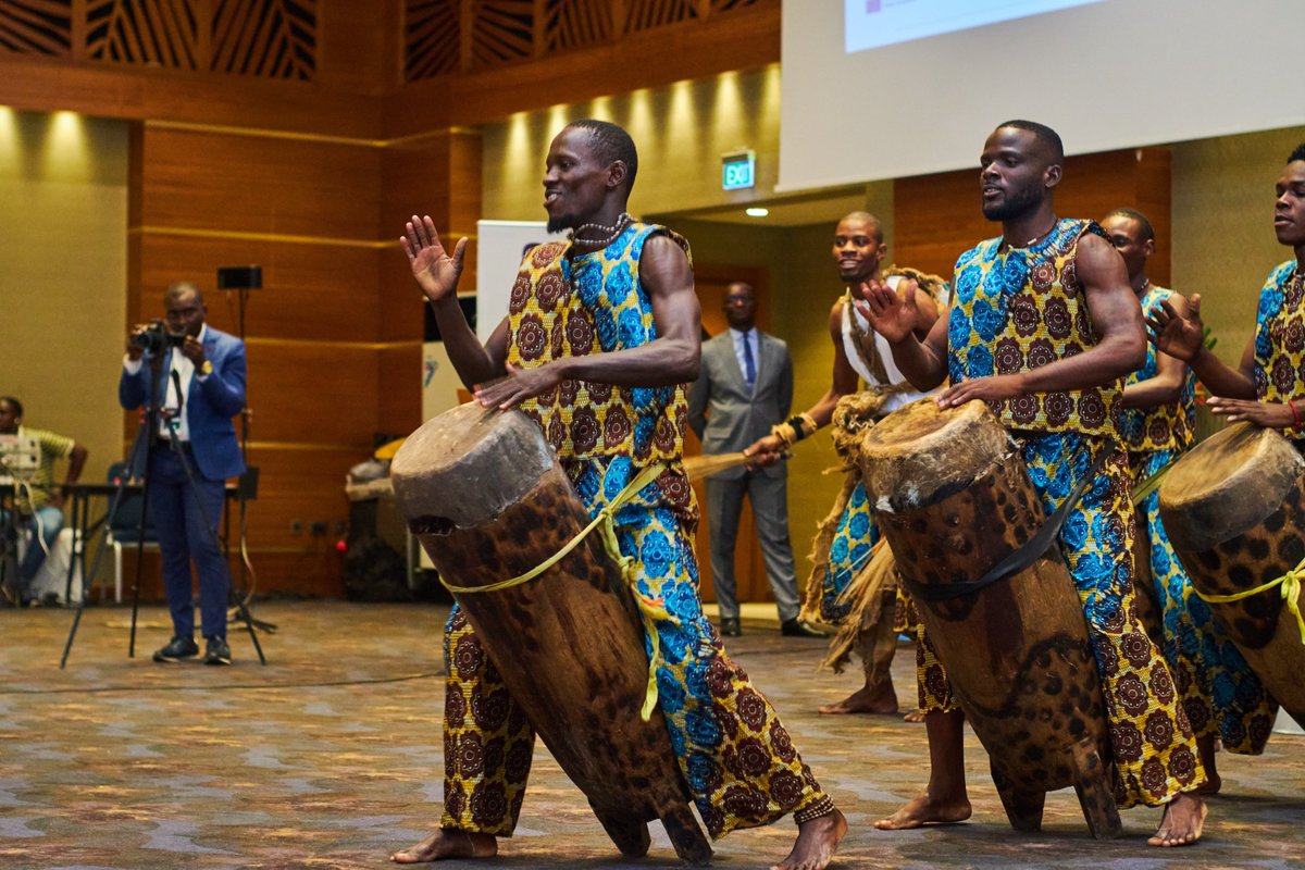Le Réseau pour la Recherche sur la Transition Énergétique en Afrique Centrale (ReTEAC) a été officiellement lancé du 3 au 7 novembre 2025, entre Brazzaville et Oyo.
Un jalon majeur pour la coopération scientifique en Afrique centrale.
#ReTEAC #TransitionÉnergétique