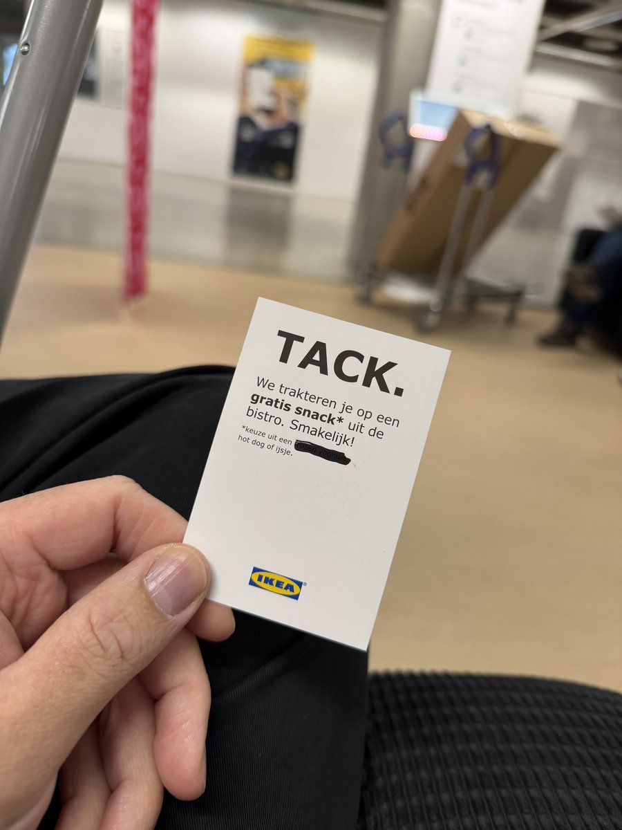 FullGridMode's tweet image. Dropped by @IKEA today and their customer service system was down because of the @Cloudflare outage. There was a small delay, but they handed out vouchers for a free ice cream or hot dog 🍦🌭. That’s what I call customer care!