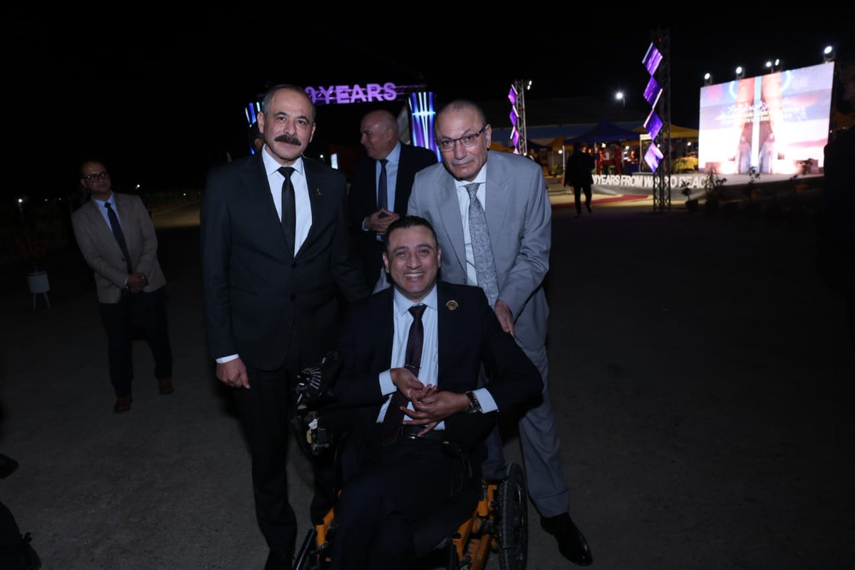 تعتبر قناة السويس أهم الممرات المائية في العالم، وقد افتتح الخديوي إسماعيل قناة السويس في 17 نوفمبر 1869 في احتفال دولي وتاريخي.

واليوم، تدير هيئة قناة السويس المصرية القناة بكفاءة وأمان ومهنية، في إطار اتفاقية إسطنبول(١٨٨٨)، لخدمة الملاحة العالمية والشحن والتجارة البحرية. أوجه