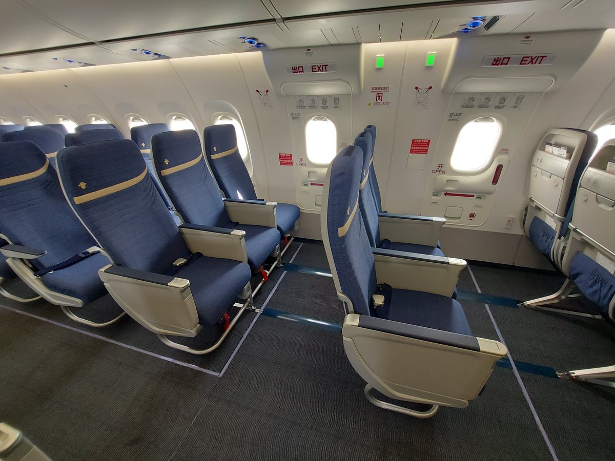 Michaelkelly707's tweet image. Some intetesting chinese aircraft @DubaiAirshow today
Pics of the interior of the #Comac #C919
#DAS #DAS25  #DAS2015 #avgeek
