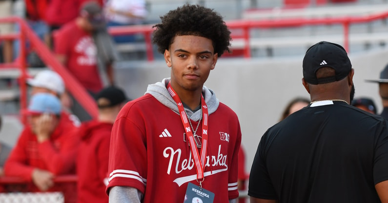 Huskers 4-star QB commit Trae Taylor will take a multi-day visit next week Thursday-Saturday. Ready to help peer recruit during the Black Friday game vs Iowa.

on3.com/rivals/trae-ta…