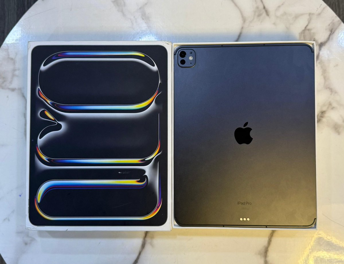 iPad Pro M4 256gb 
WiFi + Cellular 
Comes with complete accessories ‼️

🏷️₦1.450M