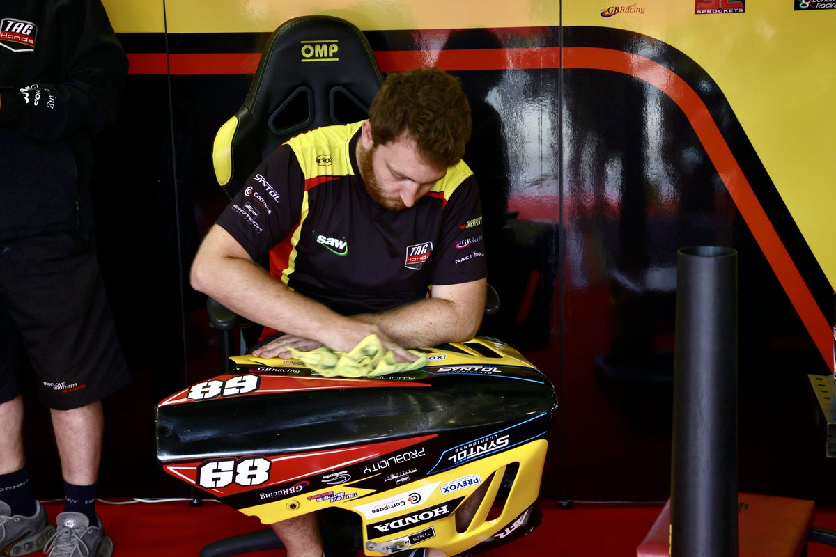 TAG_Racing's tweet image. We couldn’t go racing without our sponsors and partners, and without @SyntolLubricant we certainly couldn’t keep the wheels turning, or look as good as we do each and every weekend! 👌🏻😍👊🏻

Thanks for all your support in 2025, guys! 💛🖤

#TAGether #BSB #BSB2026 #Fireblade