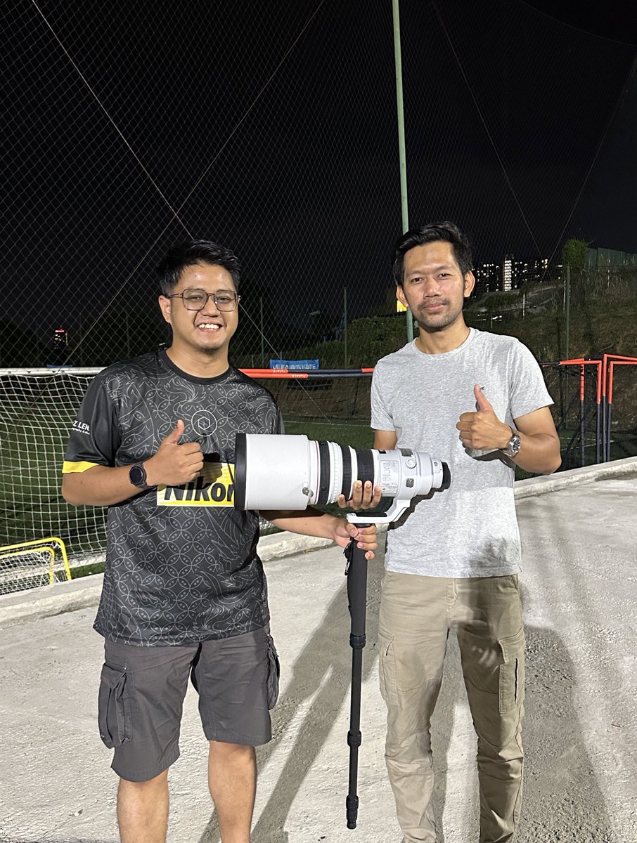 hisyamnortang_'s tweet photo. New achievement. Lens idaman Canon 400mm 2.8 IS. Takde dalam plan pun untuk beli lens ni sebab harganya boleh tahan mahal jugak. Tapi tahun ni banyak sangat yang Allah bagi 😭. Siapa kita nak menidakkan perancangan Allah kan? https://t.co/dWeVA5nF90