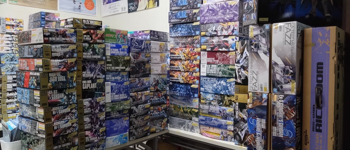 aniplaCafe's tweet photo. 過去最大級の
#バンダイプラモくじ 開催

※くじチャレンジは、アカウントフォローの上このポストを #リポスト 必須となります(抽選時に確認します)

ルール説明
・開催場所アニプラ右裏[旧倉庫]
・1本2,000円/1,000本限定
・1回10回まで/並び直しで再トライ可
・11/19(水)～11/25(火)14:00-22:00[11/21(金)を除く]
・完売次第終了となります
・11/26(水)予備日
・現金/カード/QR決済可
・新品/中古品/買取品含むNC/NR、交換不可
・対象品はガンプラを含むバンダイプラモ及びｵﾌﾟｼｮﾝﾊﾟｰﾂ/ｱｸｼｮﾝﾍﾞｰｽ/ﾃﾞｶｰﾙ/ｸﾗｽｱｯﾌﾟｱｰﾏｰ/その他含む
・2,000円以下の景品となる場合があります
・ｳﾝｺｽﾙﾃﾞｲｽﾞは含まれません
・希望あればｳﾝｺｽﾙﾃﾞｲｽﾞと交換可
・500本ハーフ賞 MG:FAZZ
・ラストワン賞 HY2M 1/60 リック・ドム
・開始前/開催中などに近隣にたむろしたり勝手に列を構成したりすることの禁止
・当店及び近隣店舗を含む迷惑行為者は厳重注意の上、出入り禁止!
・当くじは事情により中止中断場合があります
・11/21(金)はくじ引きを行いません
・残り本数次第で値引する場合があります(しない場合もあります)
・くじ引きはライブ配信する場合があります
・Twitterアニプラ垢とYoutube垢のフォロー要
・くじ引きポストのリポスト必須
・11/21(金)くじ休止ですがオンラインくじ開催予定(本数限定)
・その他詳細はクルーまで

皆様のチャレンジ
お待ちしております(*^^*)

※ #リポスト 必須のため、ご準備願います