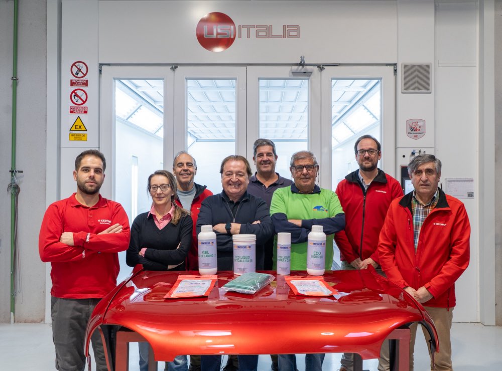 CESVIMAP's tweet image. Hemos tenido la oportunidad de asistir en #CESVIMAP a la presentación de las novedades en materia de pinturas con efecto cromado de New Fantachrome, así como la presentación de sus nuevos productos de limpieza y mantenimiento de las zonas de pinturas y de piezas exteriores.