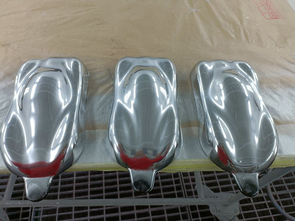 CESVIMAP's tweet image. Hemos tenido la oportunidad de asistir en #CESVIMAP a la presentación de las novedades en materia de pinturas con efecto cromado de New Fantachrome, así como la presentación de sus nuevos productos de limpieza y mantenimiento de las zonas de pinturas y de piezas exteriores.