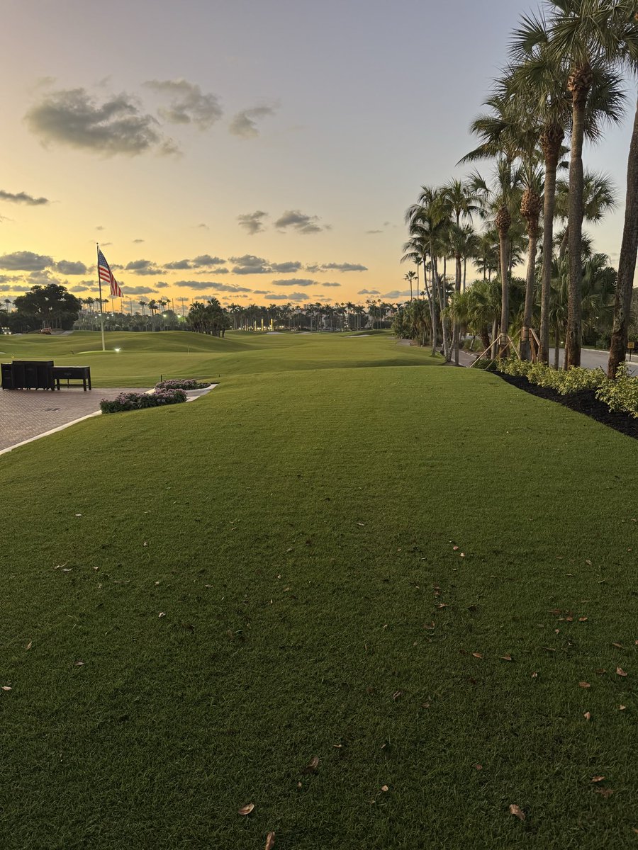 bubbaturfguy's tweet image. Morning Walk courtesy of DP #suplife #golfcoursemaintenance #golf #fisherisland @dplunkett