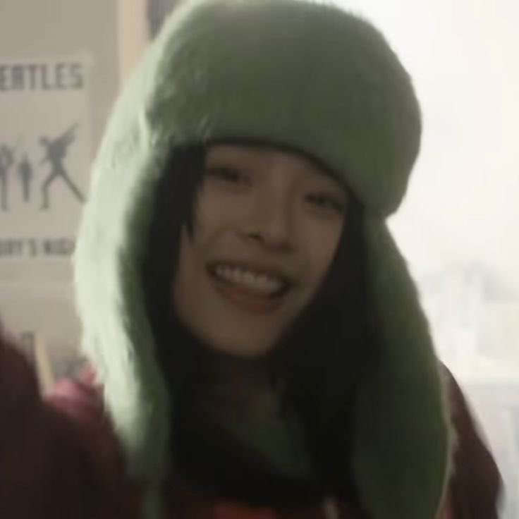 hannigums's tweet photo. carried the whole winter season on her back with this hat😭☃️🌲🧣 https://t.co/RYG4flJSG2
