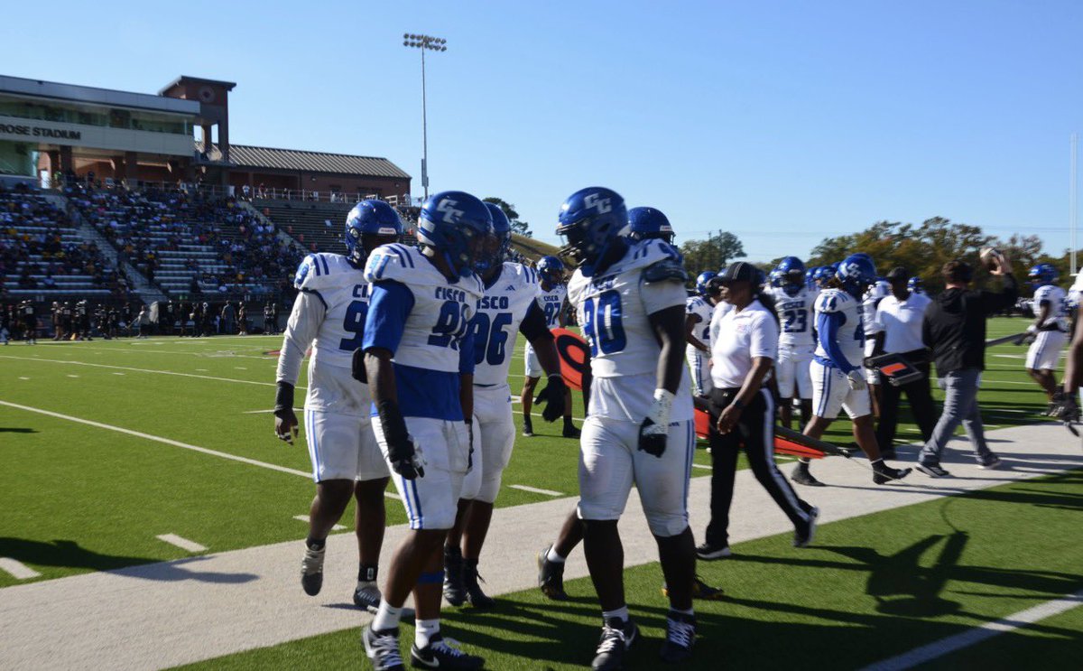 Conference Semifinal game vs #3 Tyler Junior College 
<a href="/DWATT32_/">Daryl Watt</a> 
<a href="/CoachRiz/">Charlie Rizzio</a>
<a href="/ExplosiveHTX/">Coach Los</a> 
<a href="/CiscoCollegeFB/">Cisco College Football</a> 
<a href="/JuCoFootballACE/">JuCo Football Forer</a> 
<a href="/JUCOFFrenzy/">JUCO Football Frenzy</a> 
3 Forced Fumbles 
8 tackles 
hudl.com/v/2TDMLU