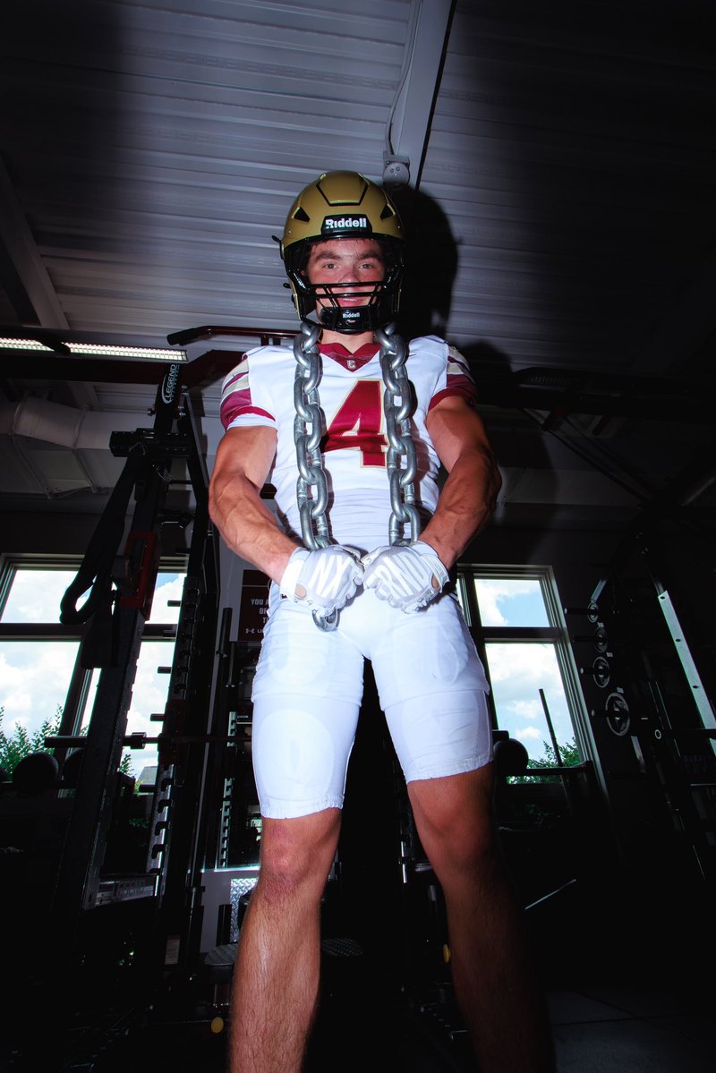 Junior Season Highlights ‼️‼️
5.5 games played
40 solo tackles
1 sack
5 tfls 
2 FF
3 PBUs
( 3.45 gpa, 1300 SAT)
hudl.com/v/2T2qtNa