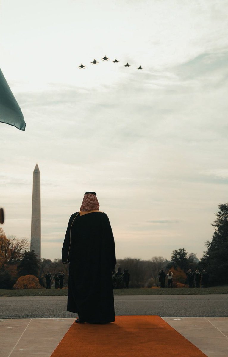 ولي عهدنا يحتل البيت الأبيض من فخامته وعزته وشموخه