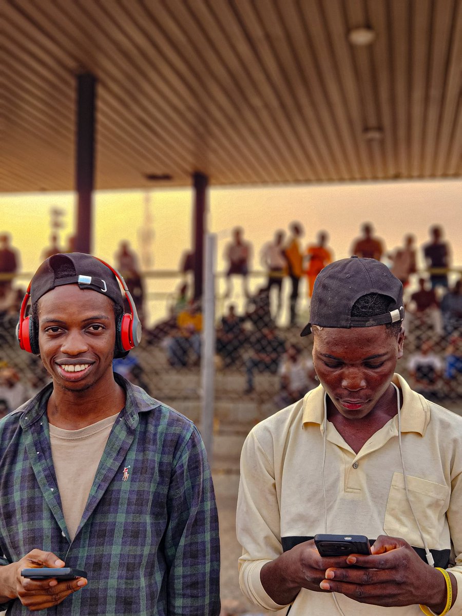 CalebSbm's tweet image. My journey as a sport commentator (analysts) on OAU CAMPUS....

I have grown interest in football from my childhood and even everyone in the street knows how current I was when it comes to football but I don&apos;t watch match, I only listen to news report on radio back then.