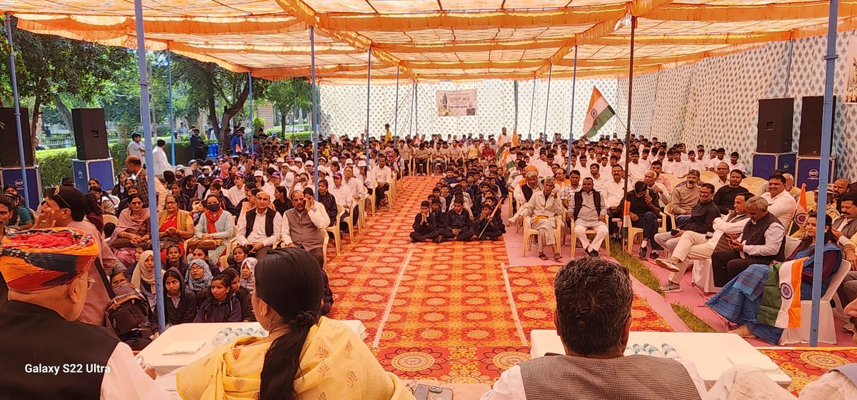 DevilalDadarwal's tweet image. जिला अध्यक्ष सुनीता जी माहेश्वरी के नेतृत्व में कुचामन शहर मंडल में जिला स्तरीय पद यात्रा उत्साहपूर्वक सम्पन्न।
जनप्रतिनिधियों व कार्यकर्ताओं ने मिलकर राष्ट्रीय एकता व सरदार पटेल जी के संदेश को पूरे क्षेत्र में मजबूत किया।

जय भारत • जय सरदार पटेल

#Sardar150 #UnityMarch