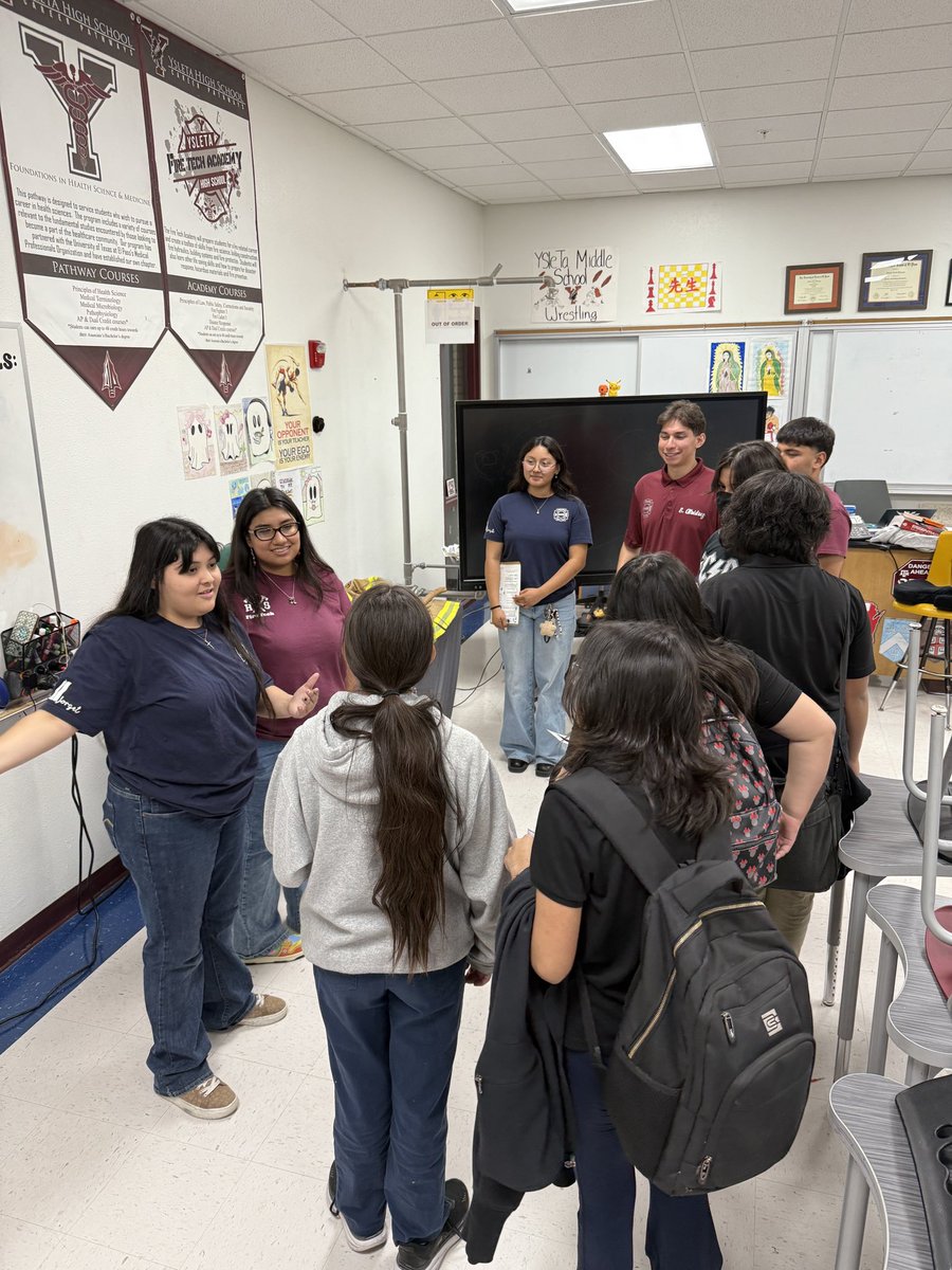 YsletaFire's tweet image. Ysleta Middle Schools Science night, Thank you for inviting our CTE dept to participate.  #FireTechRules @YsletaHS @YsletaISDCTE