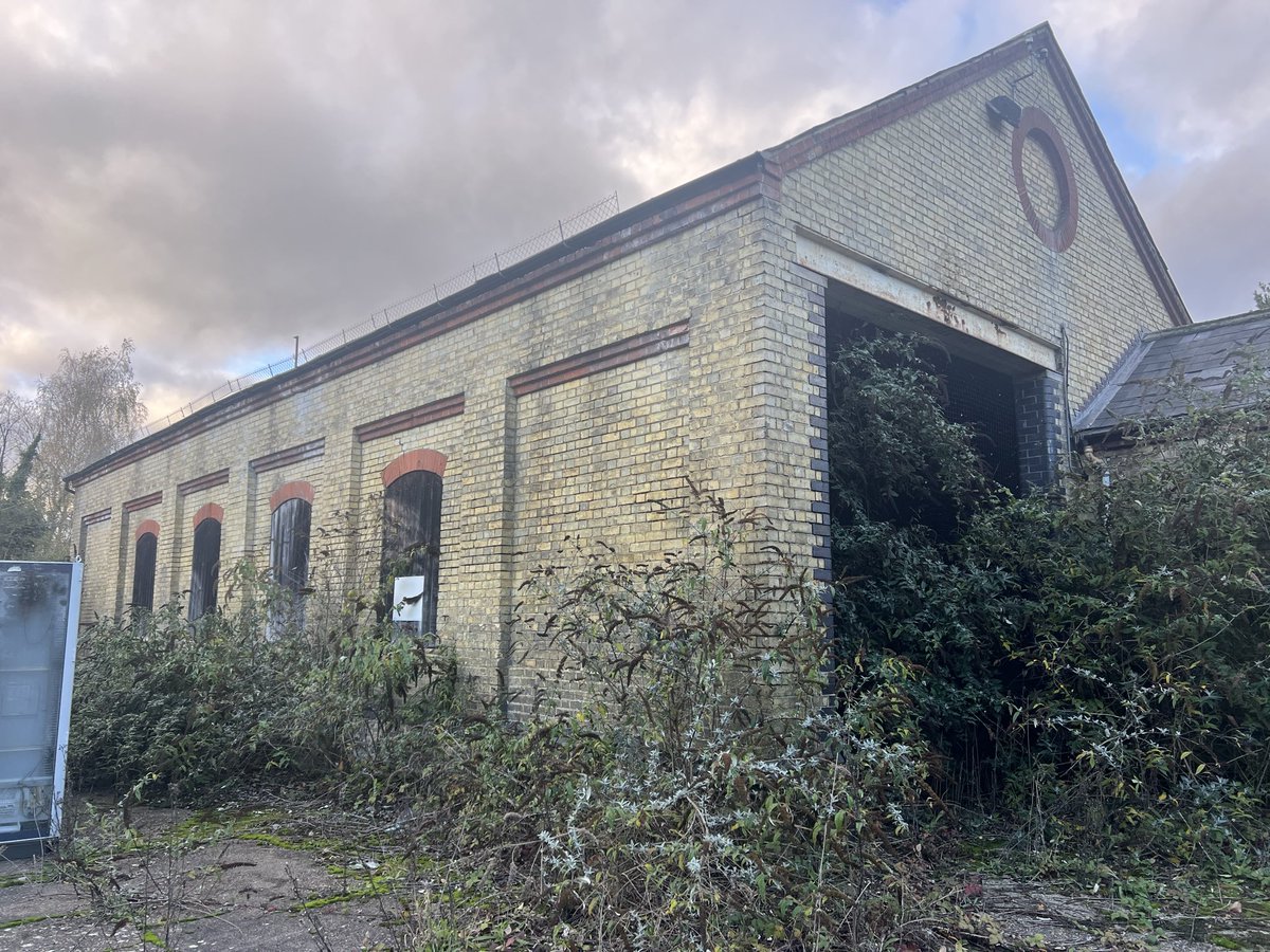 RailwayHeritage's tweet photo. A visit today to one that’s been on our agenda for some years - #Bearstead Good Shed. All the more special as the site houses a weigh bridge and building, plus remains of an old cattle dock. Working with Network Rail and local stakeholders, we hope to find a new use for the area. https://t.co/yo6u8sglg0