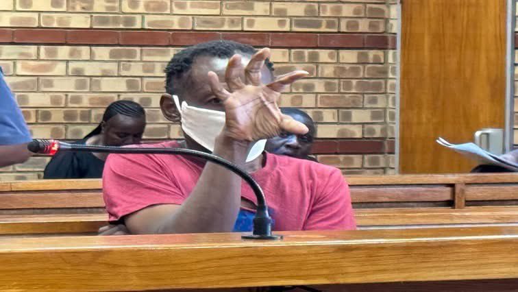 iamarnoldworld's tweet image. Me in court after being sentenced to life imprisonment but i know my mom is the prison cook.