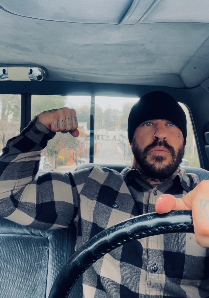 “Filling up the sleeves of your flannel shirt is the true expression of Pagan Imperium.”

- Evola, “Metaphysics of Mass”