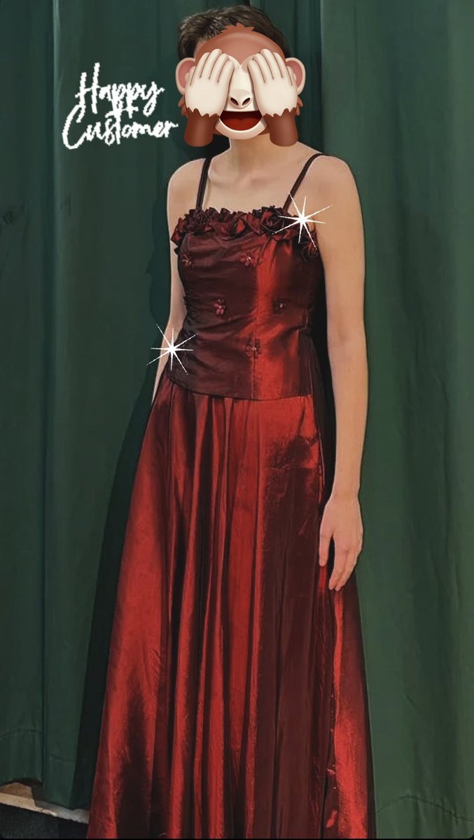 tried on a dress in a thrift store and when i came out of the fitting room the employees there wow-ed and asked if they could put it on their story because it looked so good

anyway where do i wear this😭