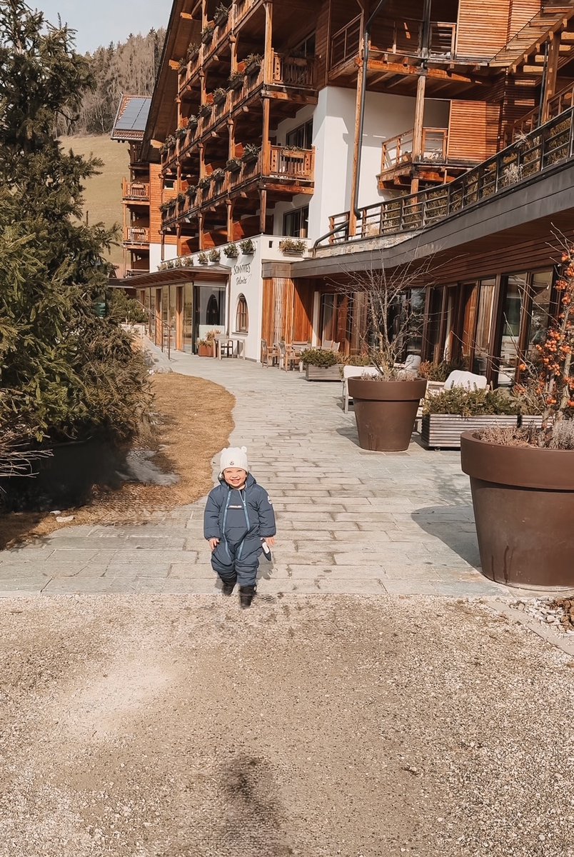 SHINY NEW POST!! Best Family-Friendly Ski Hotels in Europe!
silverspoonlondon.co.uk/2025/11/best-f…