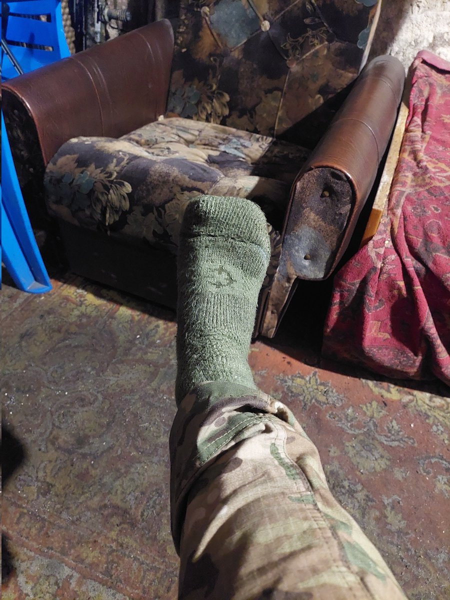 Чотири роки маю цей телефон і тільки в сьогодні років дізнався, що якщо відкрити камеру і сказати "Чіз", воно саме сфоткає