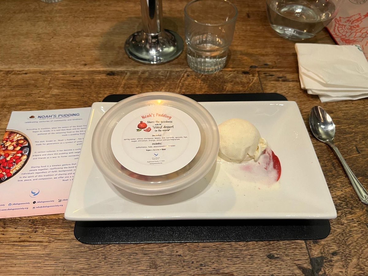 DialogueSociety's tweet photo. Last week, we joined @jesuscollegeoxford’s interfaith dinner and shared Noah’s Pudding — a dessert celebrating unity and diversity.
Grateful for events that bring communities together and promote social cohesion.
#Interfaith #Oxford #DialogueSociety #NoahsPudding #Diversity #CommunityCohesion