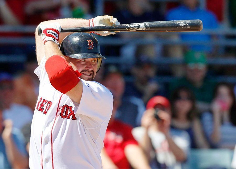 baseballinpix's tweet photo. Kevin Youkilis with his unique batting stance. In his entire major league career, across 4,444 plate appearances, he never swung at a 3-0 pitch. https://t.co/bTsqxKb7tx