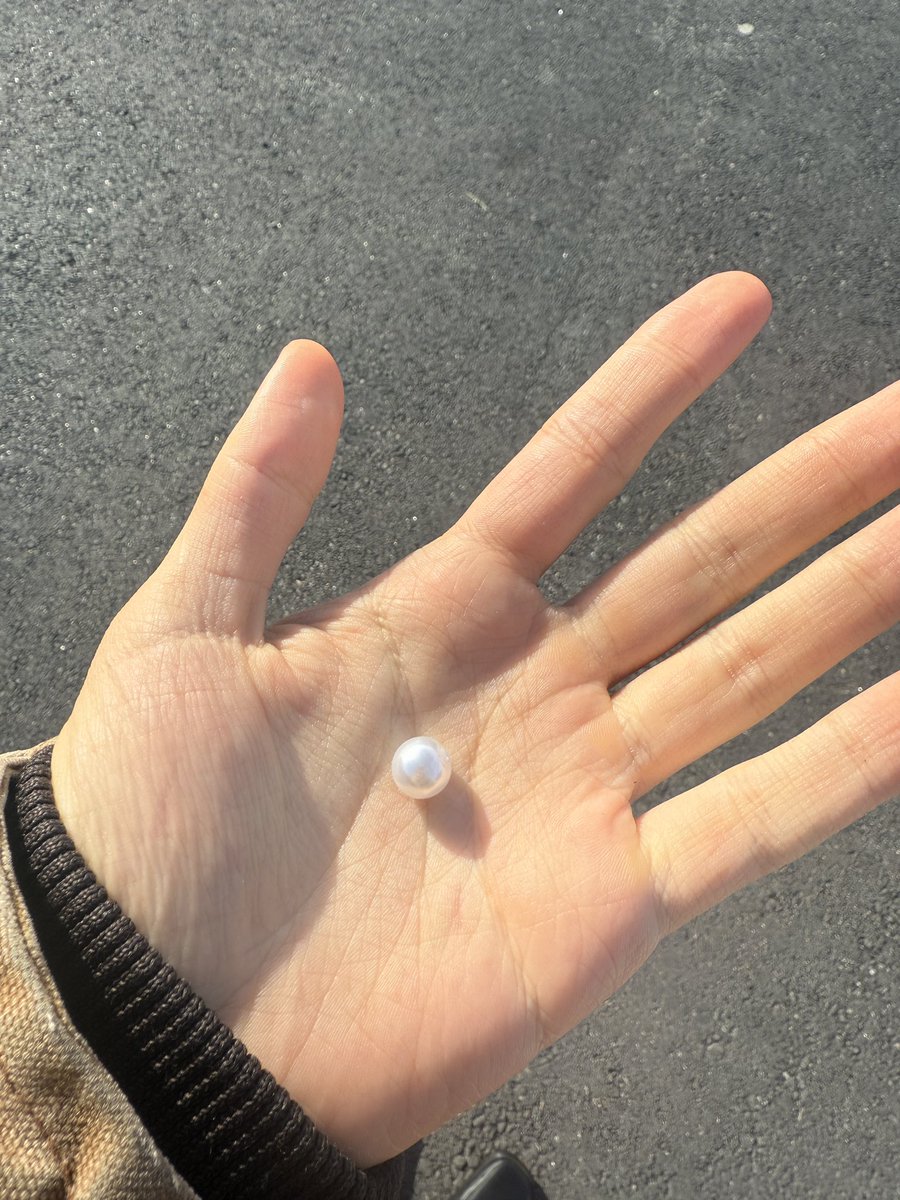 found a pearl on the ground