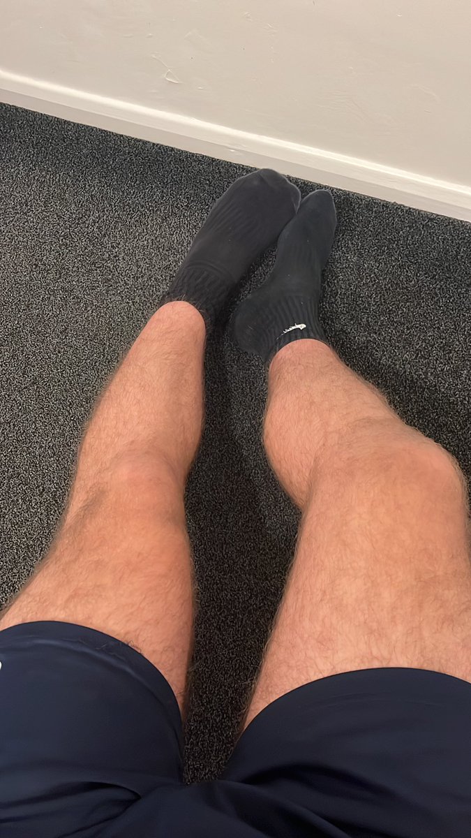 Which lucky loser wants to sniff my sweaty post gym socks? 🧦 😈

<a href="/FindomFeetslave/">Findom Paypig Feetslave</a> 

Findom . Fetish . Soles . Socks . Legs .