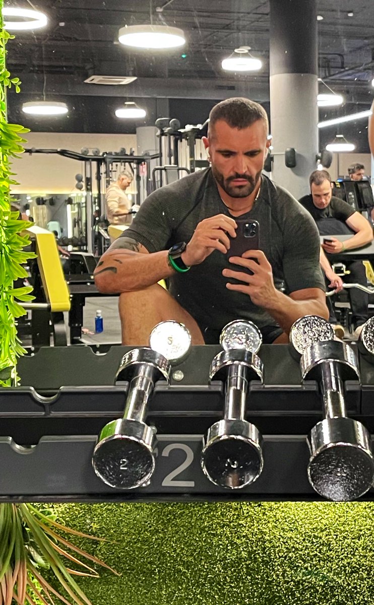 BasqueSurfer_'s tweet image. 🪞