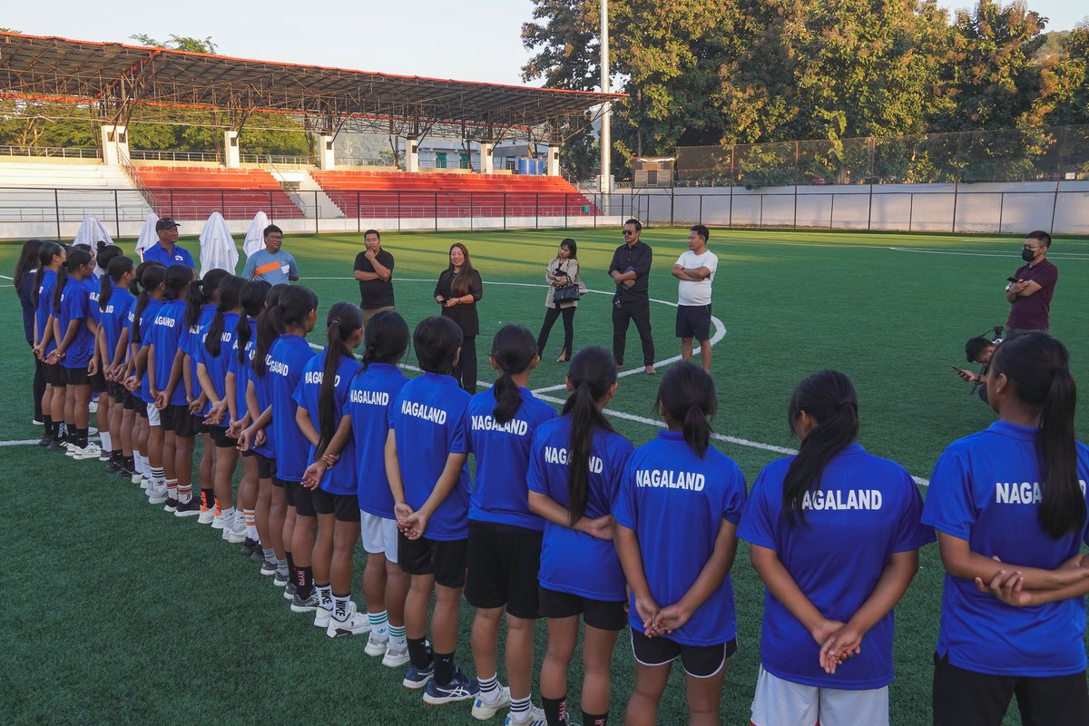 Angin Nginyeih tweet media