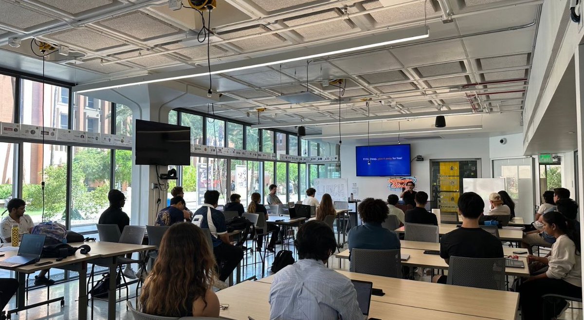 geeky_dan's tweet image. we are coming to SF this winter and this is what we&apos;ve done before with @Devlabs_club 

people are wrong. they&apos;ve always been wrong

i&apos;ve heard a lot of them say &quot;a bunch of college kids who are trying to...&quot;

We aren’t trying to do it we are in the ground actually doing it…