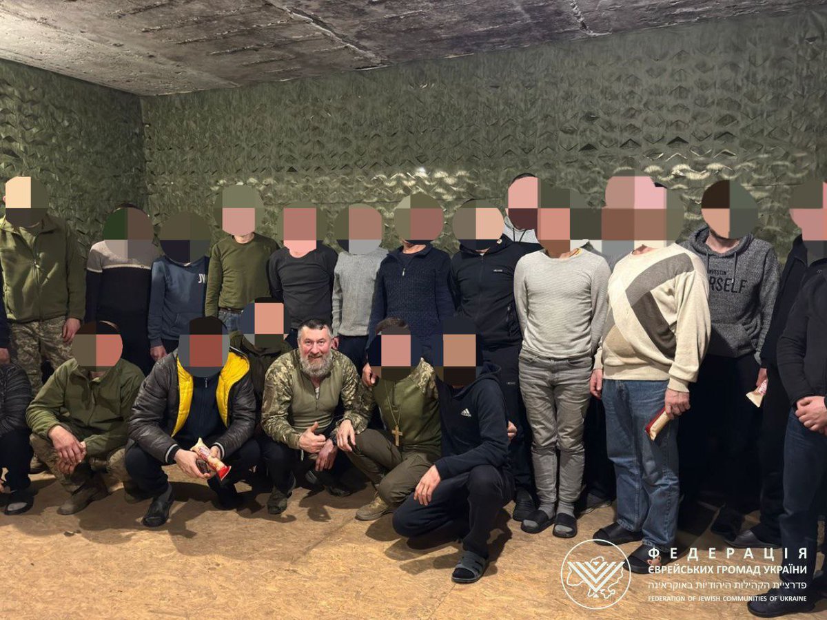 FJCU's tweet image. Yakiv Syniakov, the #chaplain of the #FJCU visited the 81st Separate Airmobile Brigade of the #ArmedForcesofUkraine.

Together with the brigade’s chaplain, he led joint prayers, held conversations with servicemen, and provided spiritual and psychological support.
