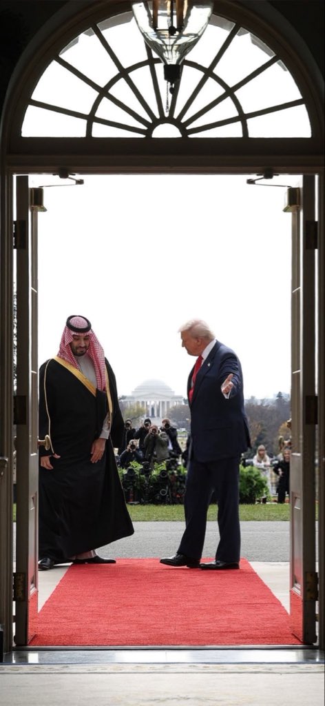 يااااااااا ساتر يالفخااااااااااااااامة 🤯🤯🤯🤯🇸🇦💚

 #محمد_بن_سلمان_في_واشنطن