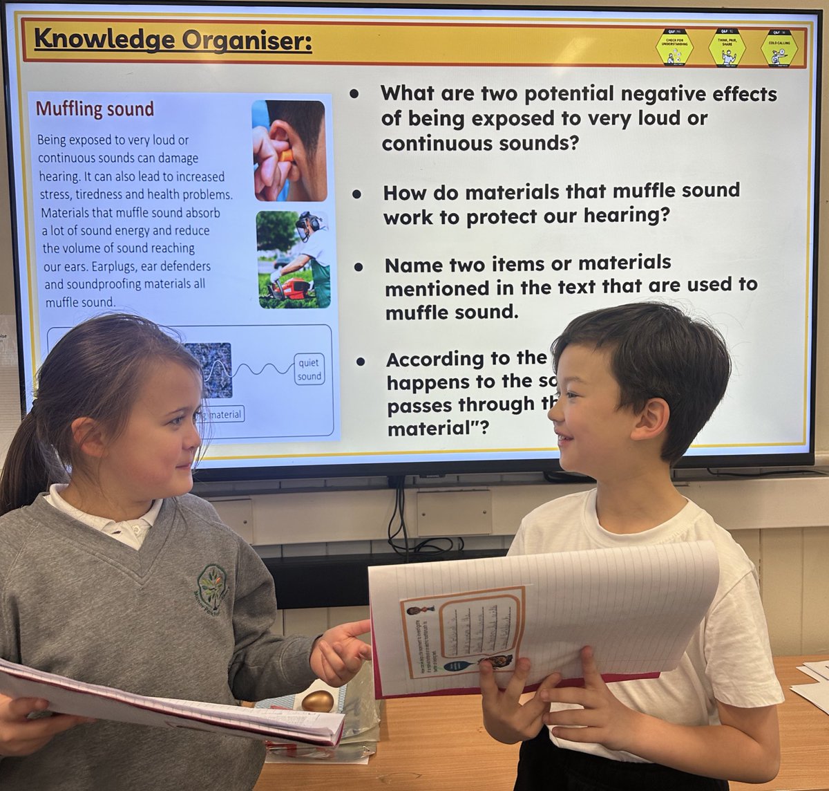 ManorParkSchSM1's tweet image. Today, Year 4 explored different ways to muffle sound and learned how materials can change what we hear. 🔍👂 Exciting experiment coming up next — stay tuned!
#weareLEO #MPPAscience