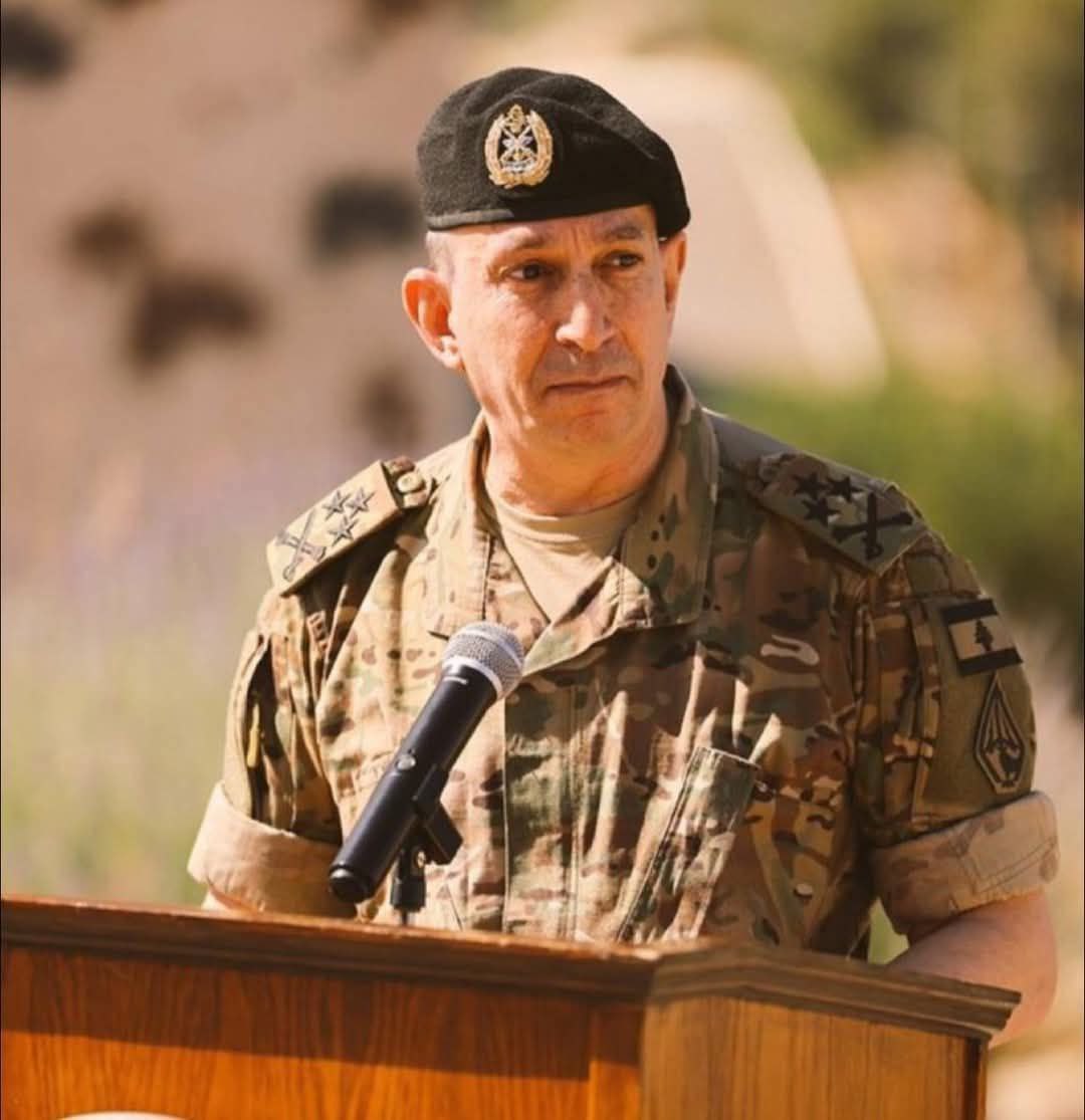 مجرد عدم رضى امير كا على ادائك
يعني انت بالطريق الصحيح
وهيدا ارفع وسام شرف بيحصل عليه قائد للجيش🇱🇧 #القائد_رودولف_هيكل

#قائد_لا_يخضع