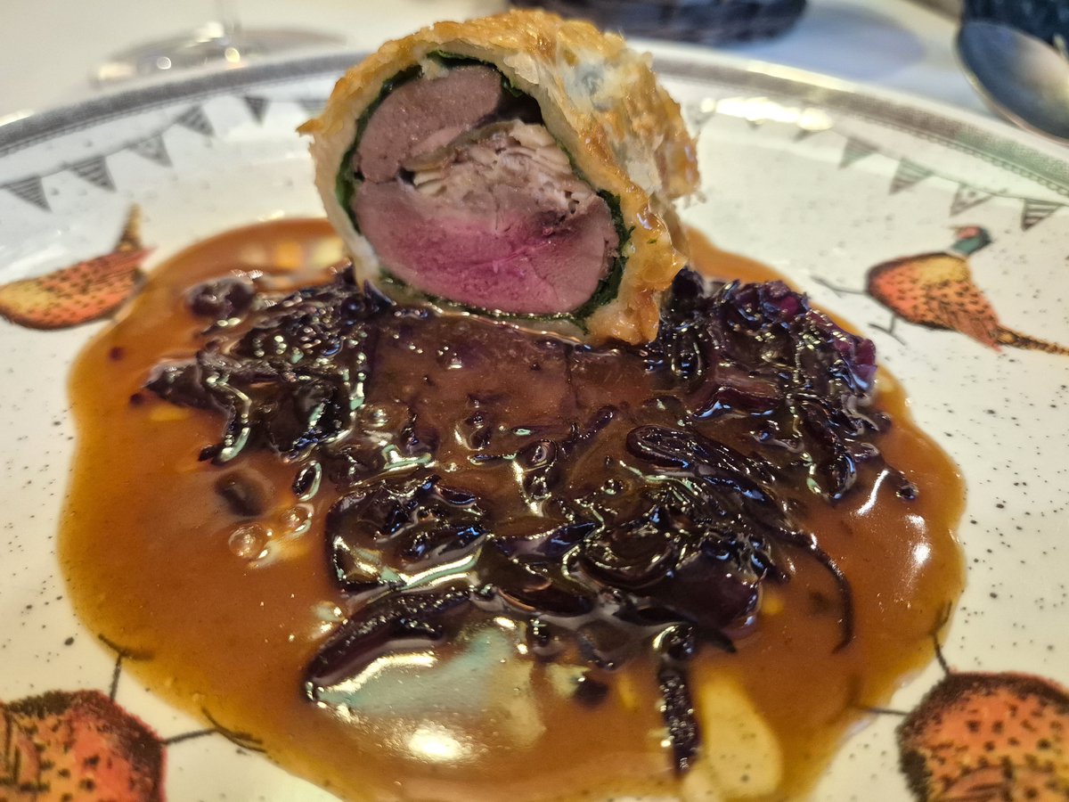 PhilippeRegol's tweet image. #NAIROD 
Cocina seria:productazo,técnica,sabor,con una propuesta neo clásica en un humilde rte del #eixample de #bcn 
En estos momentos, David Rustarazo,poco proclive a prodigarse por las redes,se expresa a la perfección con sus magníficos platos de caza. 
tinyurl.com/2atpab53