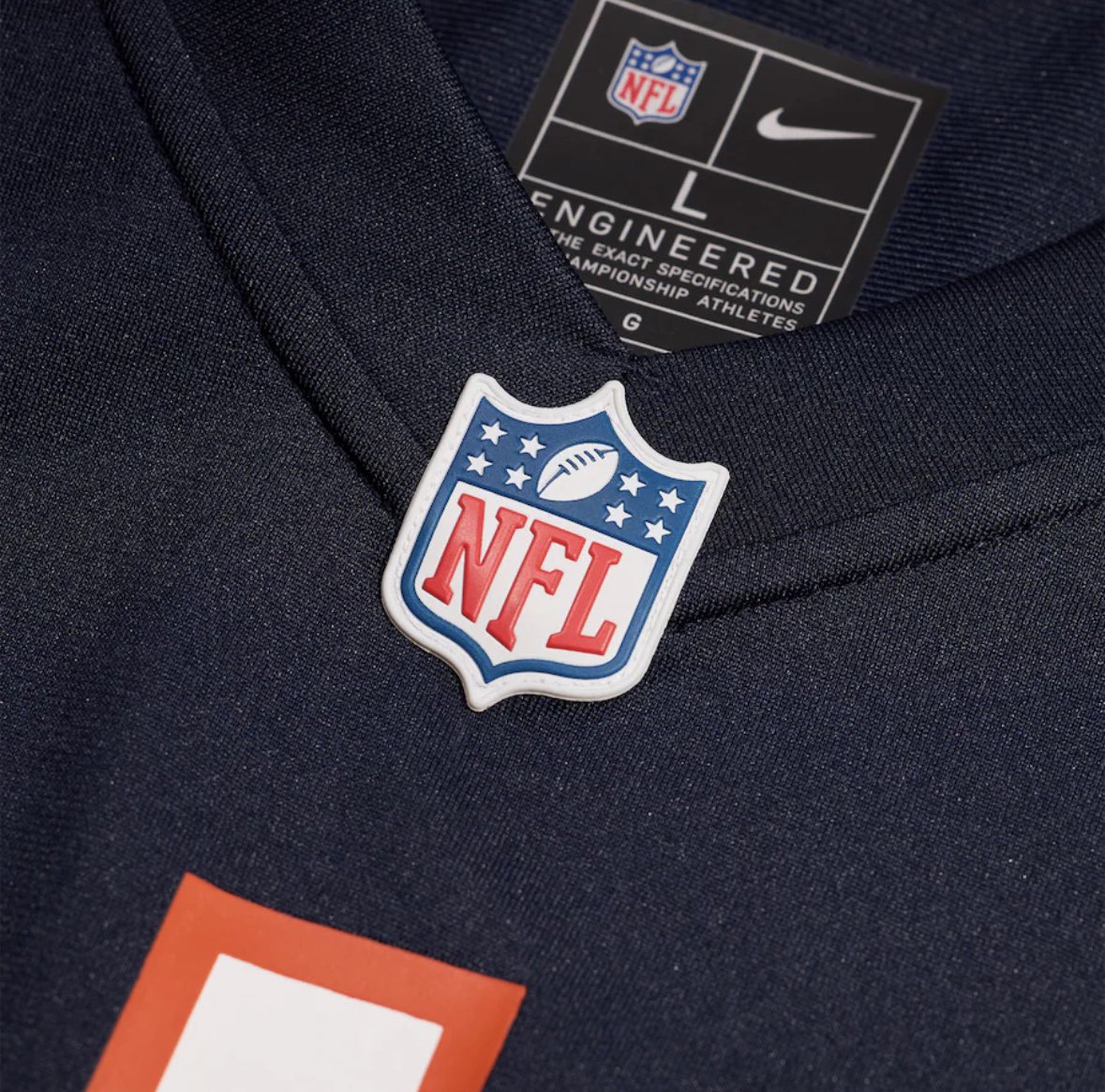 312SportsCards1's tweet image. 🐻 BEARS FANS - here’s your shot! If the #Bears take home the W on Sunday, 1️⃣ lucky fan who LIKES &amp;amp; RT 👍 + FOLLOWS 🤝 will score a Bears jersey! 🔥 🐻⬇️ #DaBears