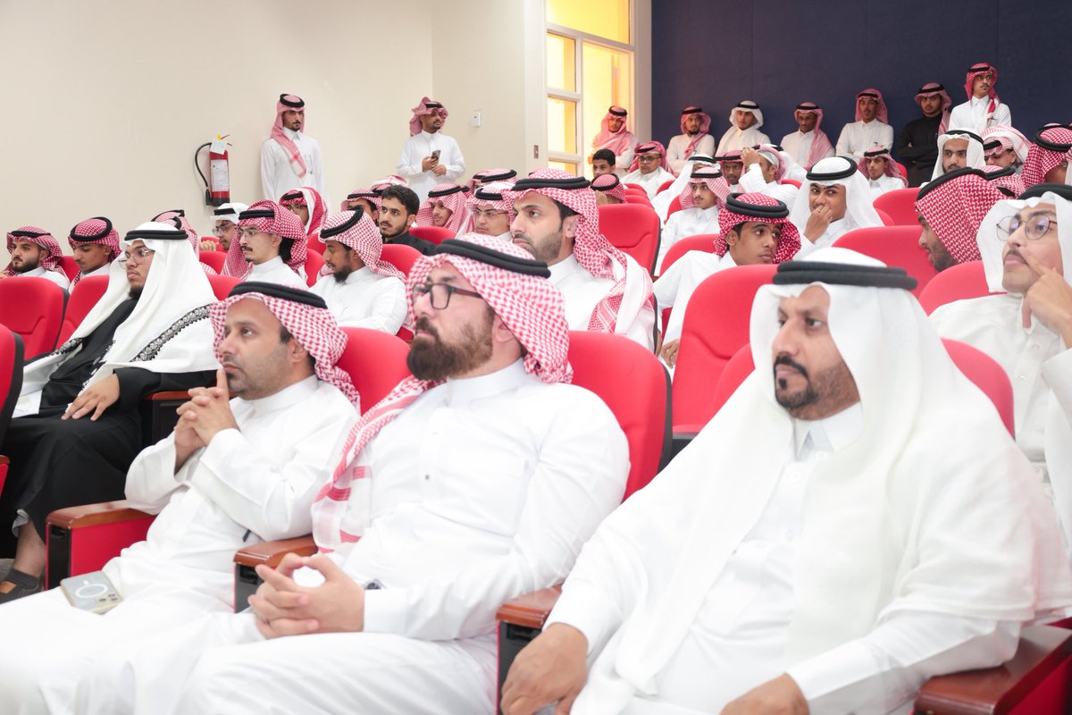 #خبر 

احتفت كلية العلوم الاجتماعية بالتعاون مع  <a href="/dsauqu/">عمادة شؤون الطلاب</a> <a href="/cscevw/">إدارة العمل التطوعي والمسؤولية المجتمعية</a> <a href="/CCDUQU/">إدارة الاتصال المؤسسي</a> ووحدة التوعية الفكرية بإقامة 
مسابقة (هوية وطن )
التي أبرزت مواهب الطلاب في الإلقاء الخطابي والإنتاج الإعلامي والكتابة الأدبية.
فعالية مميزة شهدت حضور سعادة عميد الكلية والوكلاء ورؤساء الأقسام وأعضاء هيئة