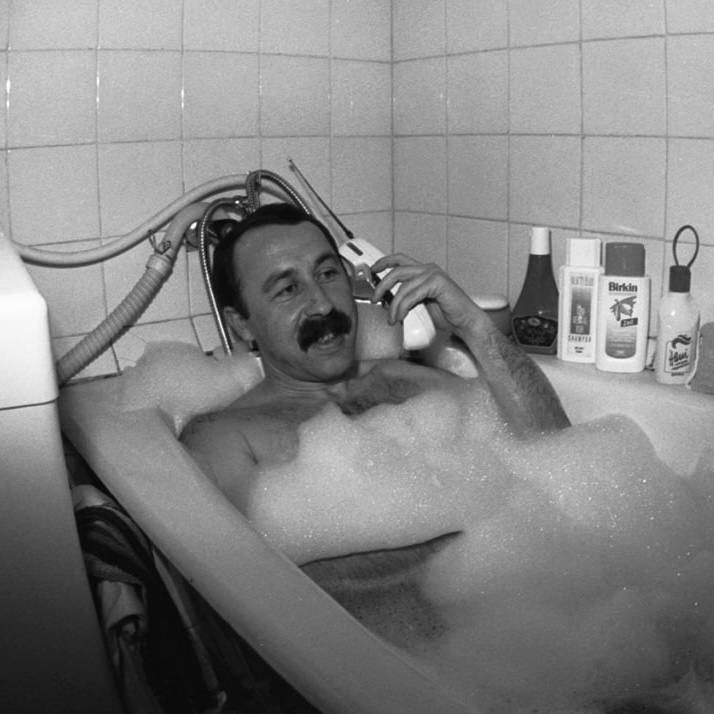 CStepa's tweet image. В душ и без меня?