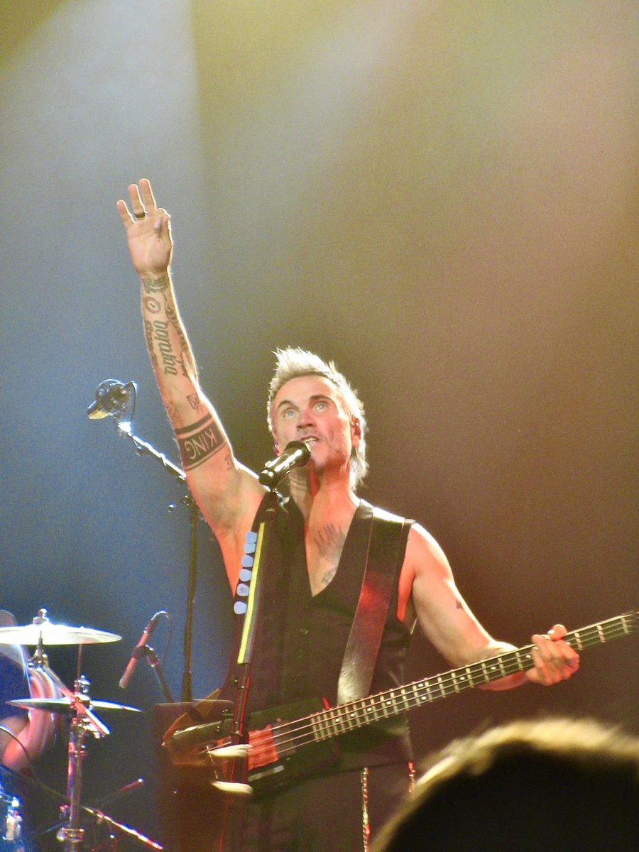 💚🤍❤️Grazie ITALIA for sending quest’uomo to America for a bit!!😍🤩 What an AMAZING performer🥰#nekhits <a href="/NekOfficial/">Nek Filippo Neviani</a> #montreal <a href="/daisyfay13/">Amanda</a> <a href="/cuoredorodieros/">Ele💛~ Una Storia Importante🌍</a> <a href="/CaliforniaRomeo/">ROMEO 🪐</a>