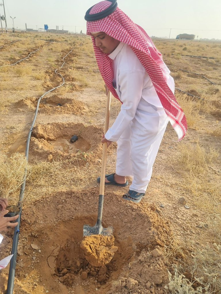 sidr_aljouf's tweet photo. نفذ فريق #جمعية_سدر_للأشجار_البرية 
بمركز الرديفة بـ #دومة_الجندل بمنطقة #الجوف 
مبادرة تشجير المنتزه البري بالرديفة 
#يد_تغرس_وأرض_تزدهر
#موسم_التشجير_الوطني https://t.co/iElON96LQs