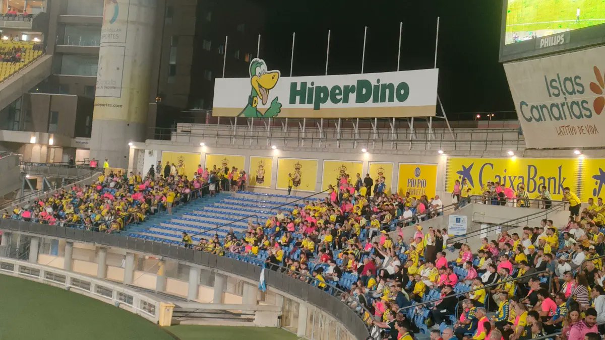 MrAsubio's tweet photo. ⚠️ OJO A ESTO:

🍺Antiviolencia sanciona con 600 euros a aficionados de la UD Las Palmas por superar el 0,0% de alcohol en el partido contra el Éibar de esta temporada. https://t.co/ivx6d54Xp9