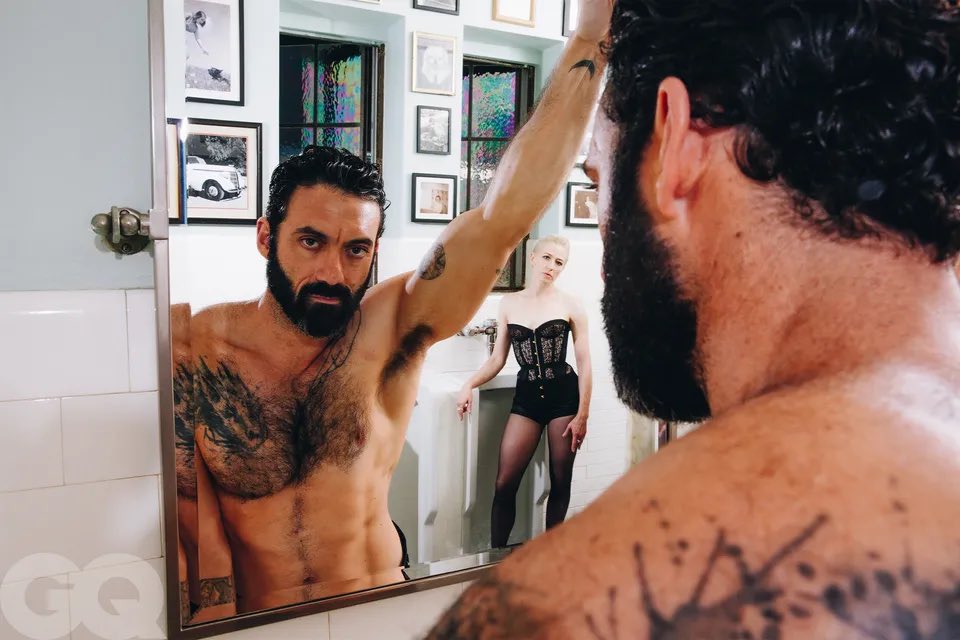 FilmUpdates's tweet image. Morgan Spector and Carrie Coon photographed by Tyrell Hampton for GQ’s Men of the Year Issue 

(Source: gq.com/story/the-gild…)