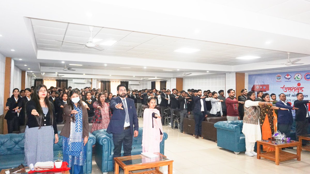 Ashish681998's tweet photo. JBIT College of Pharmacy proudly celebrated the 64th National Pharmacy Week with inspiring talks, guest lecture and community outreach programs, highlighting the crucial role of pharmacists in public health.
#NPW2025 #JBITCOP #PharmacyWeek #Healthcare #CommunityHealth https://t.co/o0Ej4UjsK5