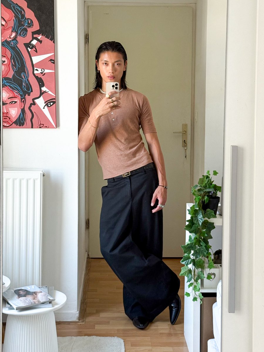 bradphothy's tweet image. mon miroir qui se rince l’oeil à chaque photos que je fais