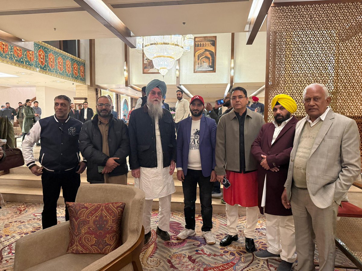 Honoured to receive our beloved National Convener  <a href="/ArvindKejriwal/">Arvind Kejriwal</a> Sir and the Chief Minister of Punjab, <a href="/BhagwantMann/">Bhagwant Mann</a> Sir, here in Srinagar today.