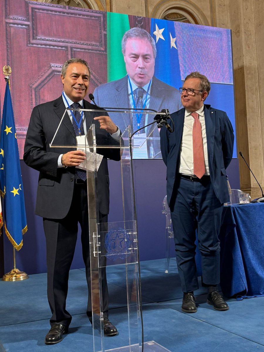 "Più che costruire comunità Italofonia abbiamo preso coscienza della sua esistenza" afferma il DG De Pedys; "Passare all’atto pratico è l’impegno da domani" ha aggiunto il Vicesegretario generale della Dante Andrea Vincenzoni, concludendo la Prima Conferenza dell’Italofonia.