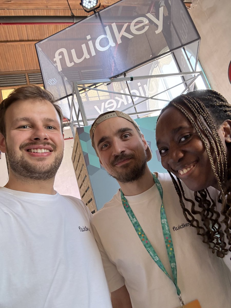 fluidkey's tweet image. pass by our booth at the @Devconnect World&apos;s Fair privacy district

you&apos;ll get to:

&amp;gt; meet us

&amp;gt; try out Fluidkey by donating to @ProtocolGuild @web3privacy @urbeEth 

&amp;gt; get a tag that generates privacy preserving addresses in one tap